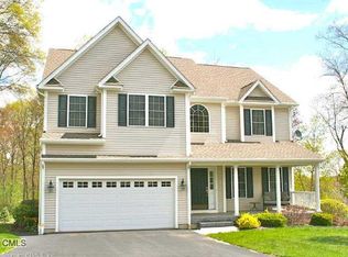 4 Patriot Trl, Shelton, CT 06484