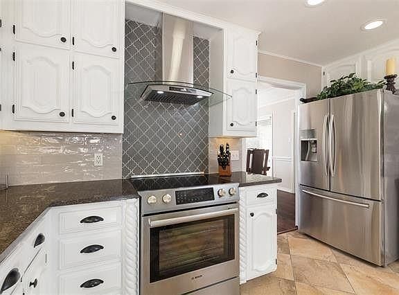 2nd image of 217 Oakmont Dr