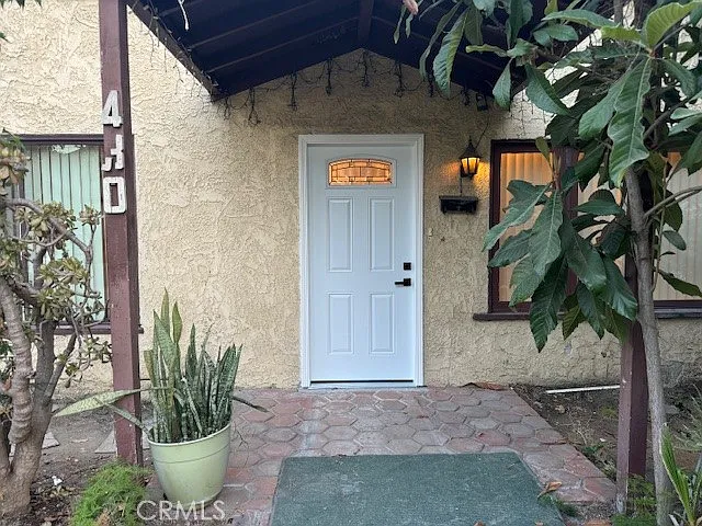 3 bed, 963 sqft, $3,850 — Photo 2