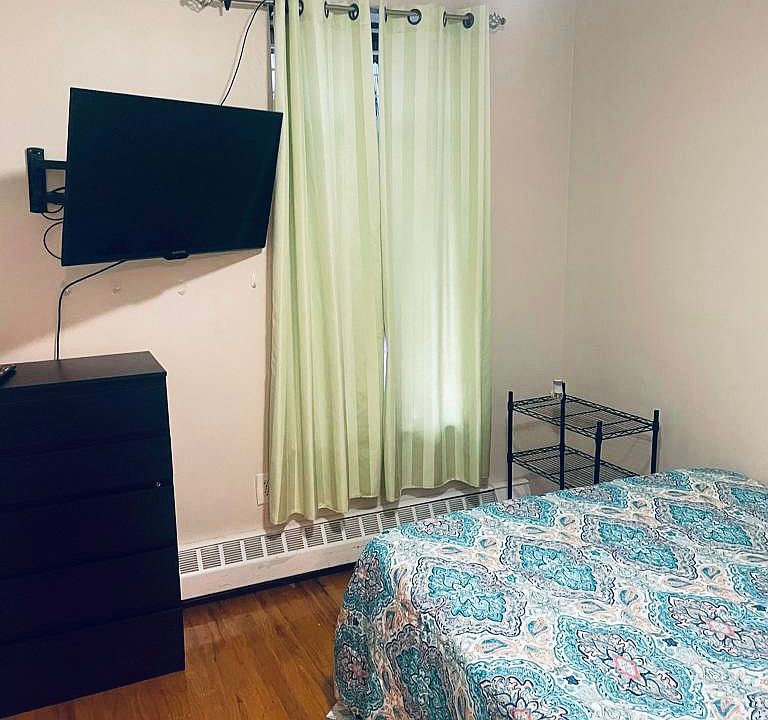 2nd image of 366 E 154th St #4