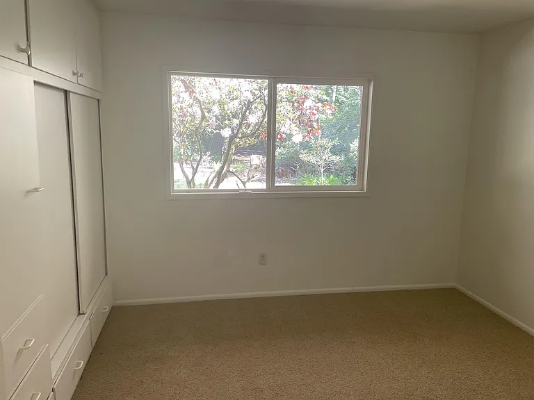 9540 SE Cedar St — Photo 10