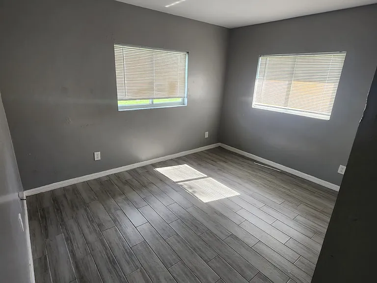 135 Gordon Ave S #135 — Photo 6