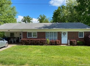 2558 Andrews Cir, Lenoir, NC 28645