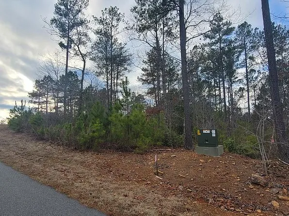 1735 Waters Edge Dr, Granite Falls, NC 28630