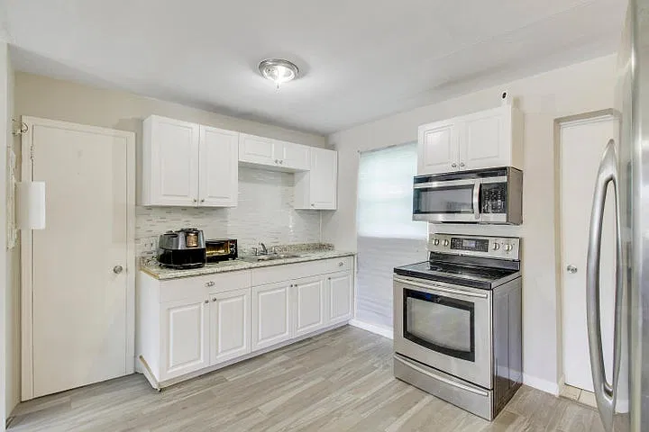 3 bed, 1228 sqft, $2,700 — Photo 3