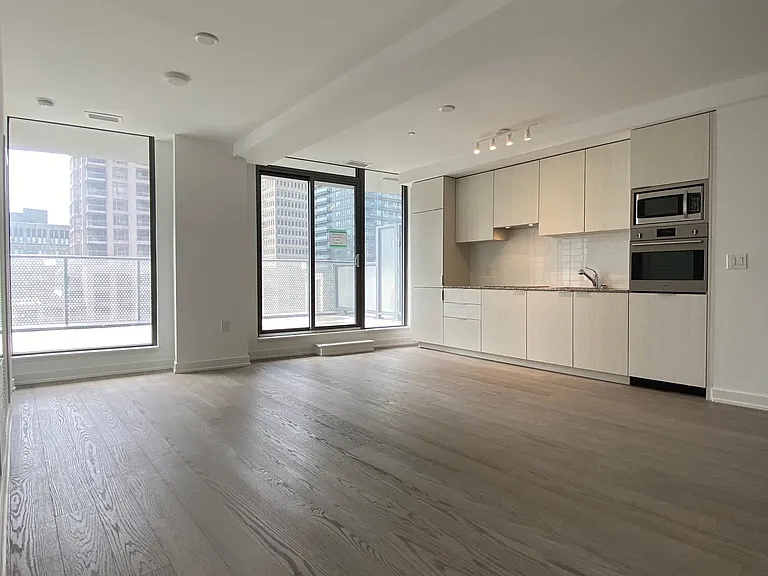 11 Wellesley St W #607 — Photo 6