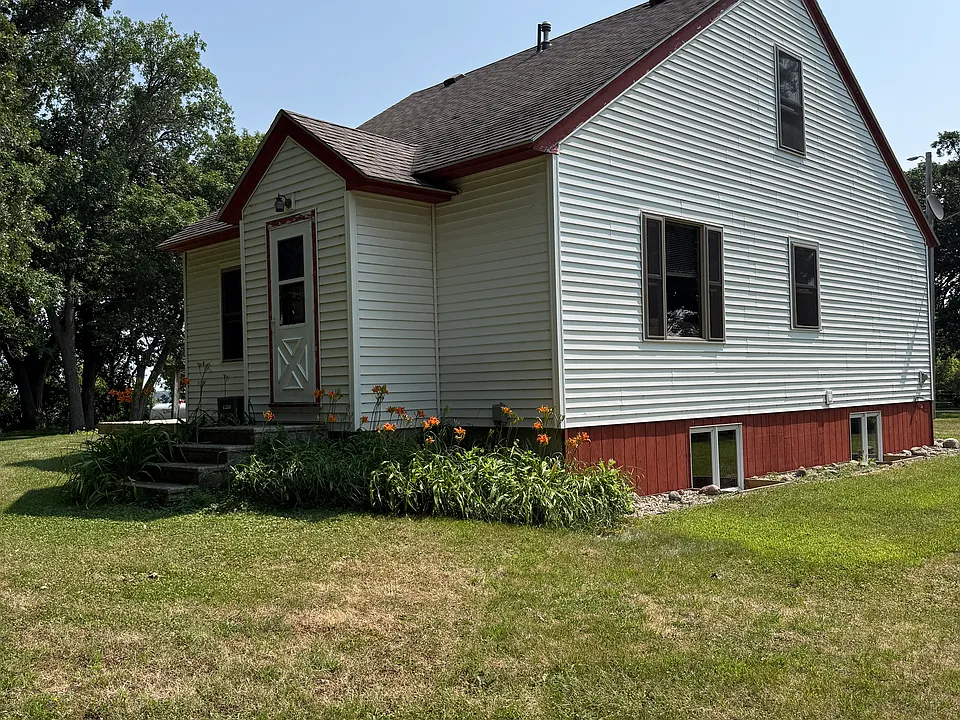 5075 County Road 4 NE