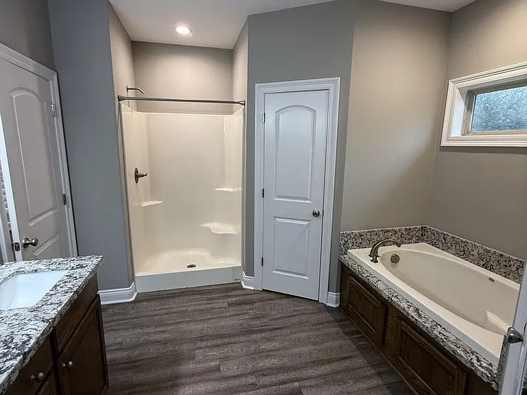 205 Oakwood Dr — Photo 10