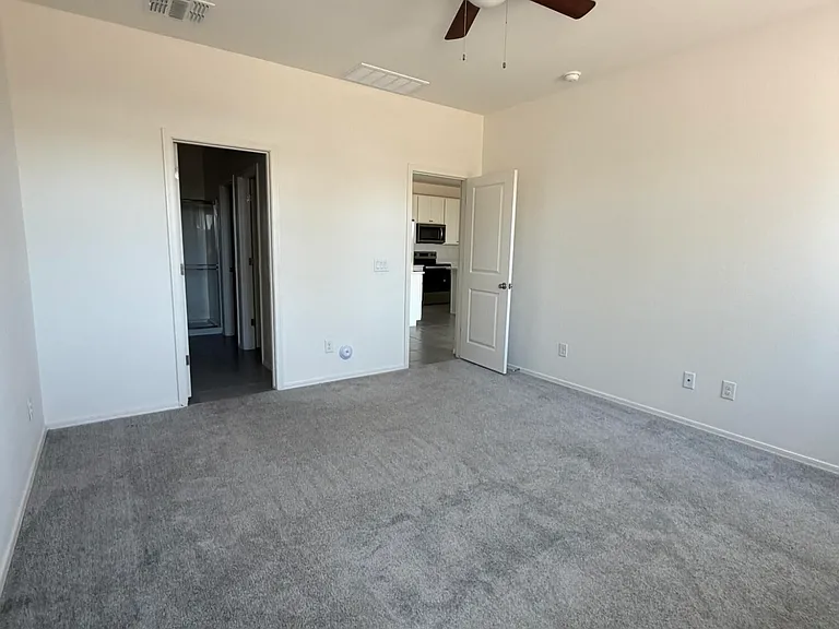 1515 W Pima Ave — Photo 2