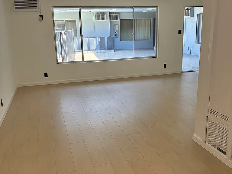 1250 N Kingsley Dr #104 — Photo 14