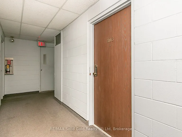 4 Avalon Pl #308 — Photo 8