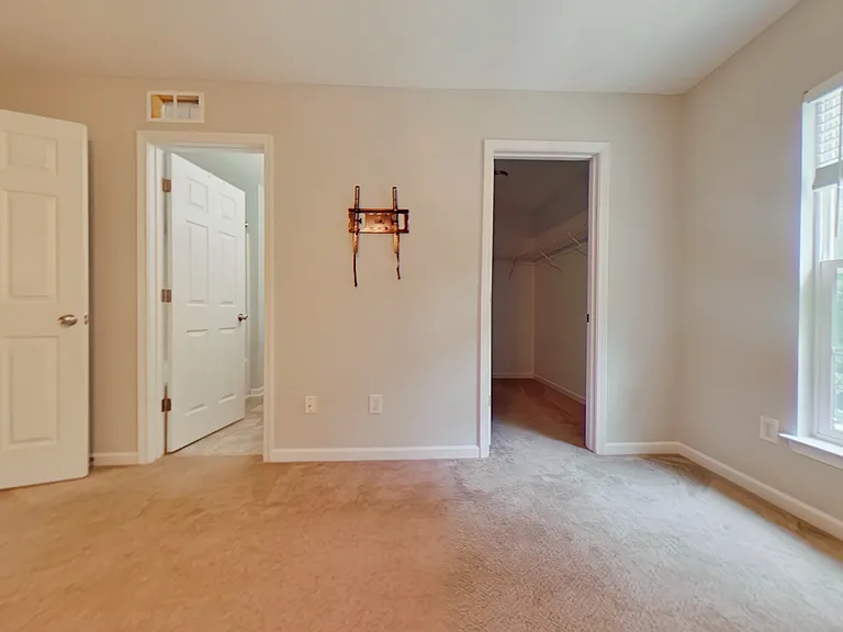 3926 Fountain Village Cir — Photo 13