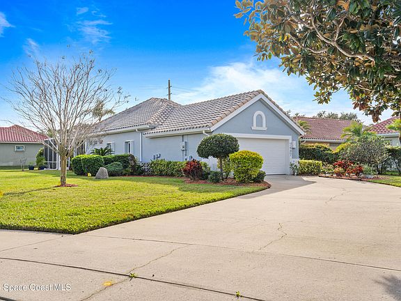 4th image of 7437 Monterey Ct