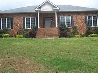 7 Pine Ridge Dr, Newnan, GA 30263