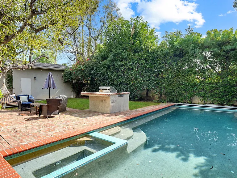 13360 Magnolia Blvd — Photo 57