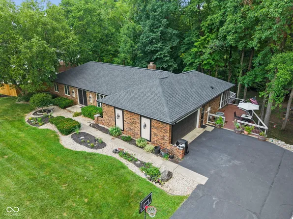 7806 Continental Dr, Mooresville, IN 46158