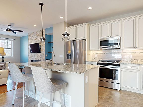 4th image of 432 Zephyr Road