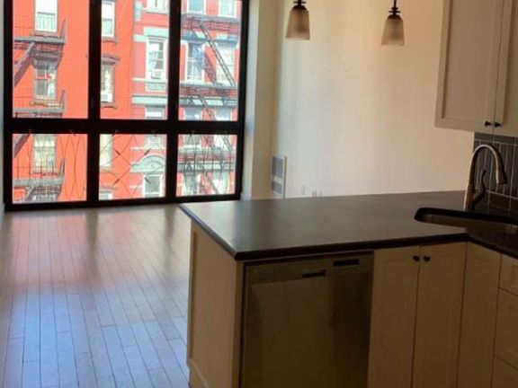 2nd image of 92 E 7th St APT 4A