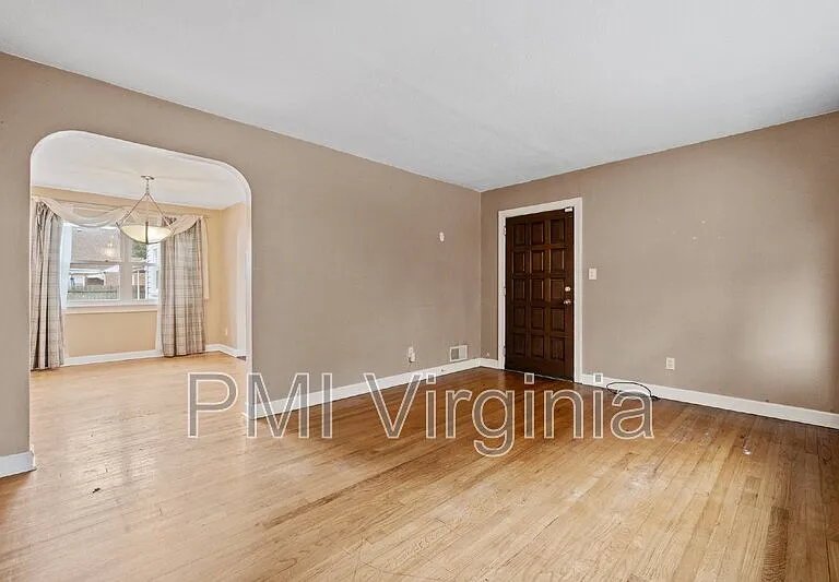 7805 Sheryl Dr — Photo 8