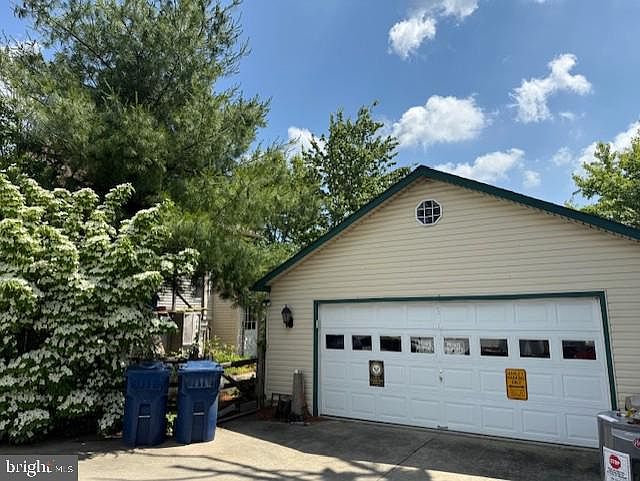 2nd image of 1108 W Lincoln Hwy