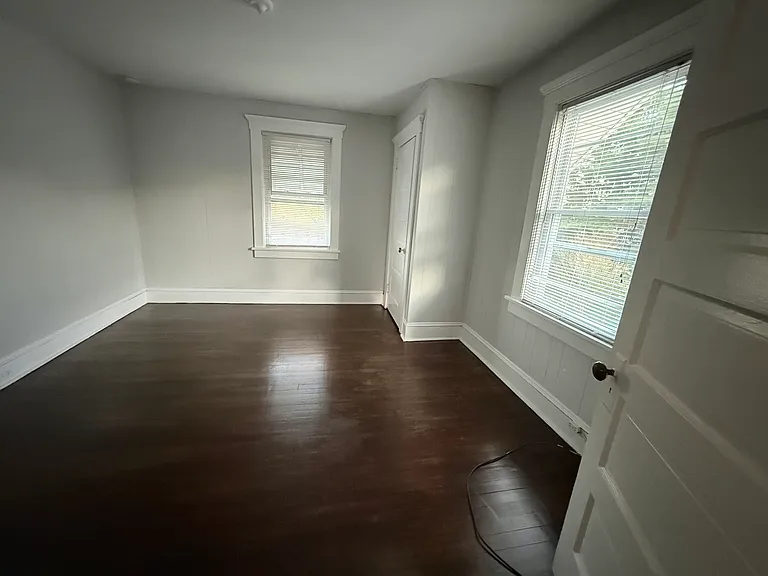 221 N Midland Ave #2 — Photo 1