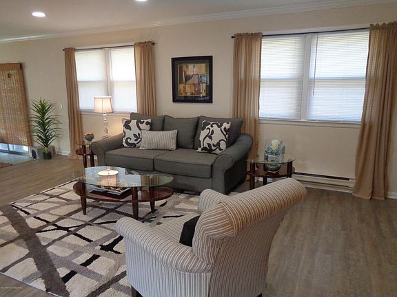 3rd image of 93 Westport Dr #71