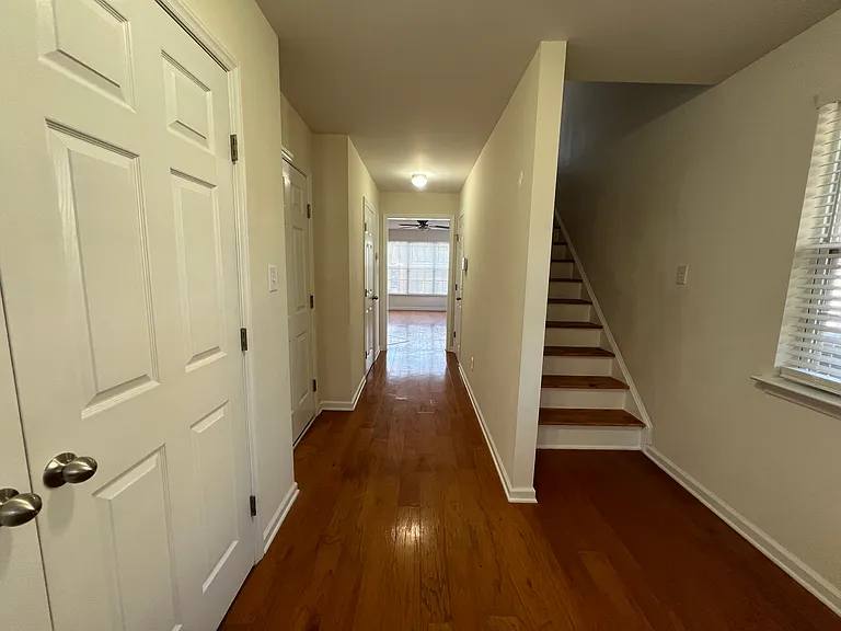 9804 Blackwell Dr — Photo 3
