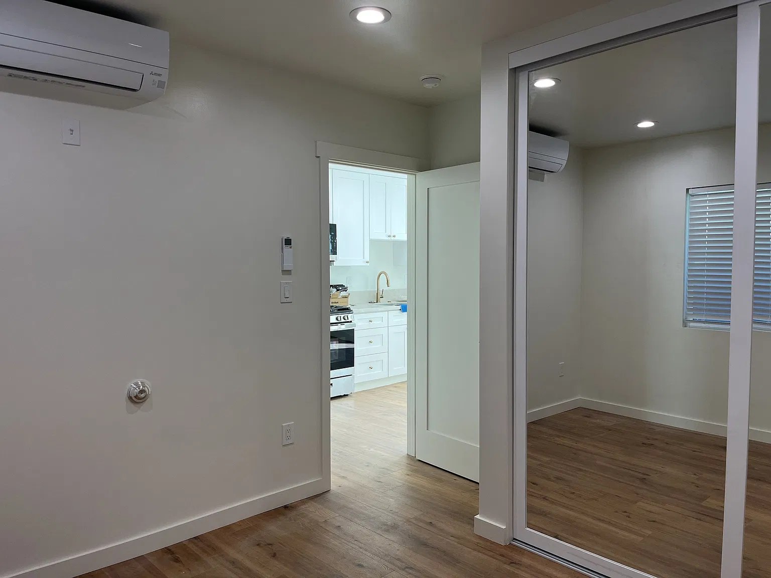 1 bed, 420 sqft, $1,950 — Photo 2