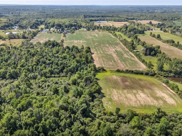 15720 Gar Hwy, Montville, OH 44064