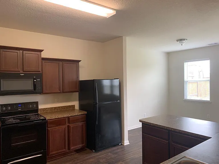 2906 Seacrest Ln — Photo 6