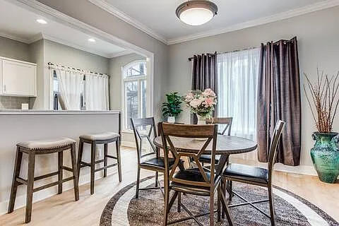 3 bed, $5,500 — Photo 2
