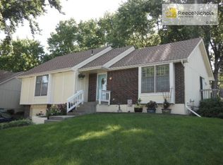 524 SE Richardson Pl, Lees Summit, MO 64063
