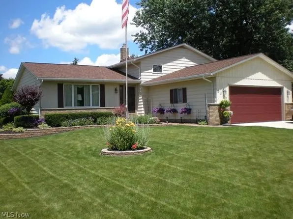 3237 Valley Forge Dr, Brunswick, OH 44212