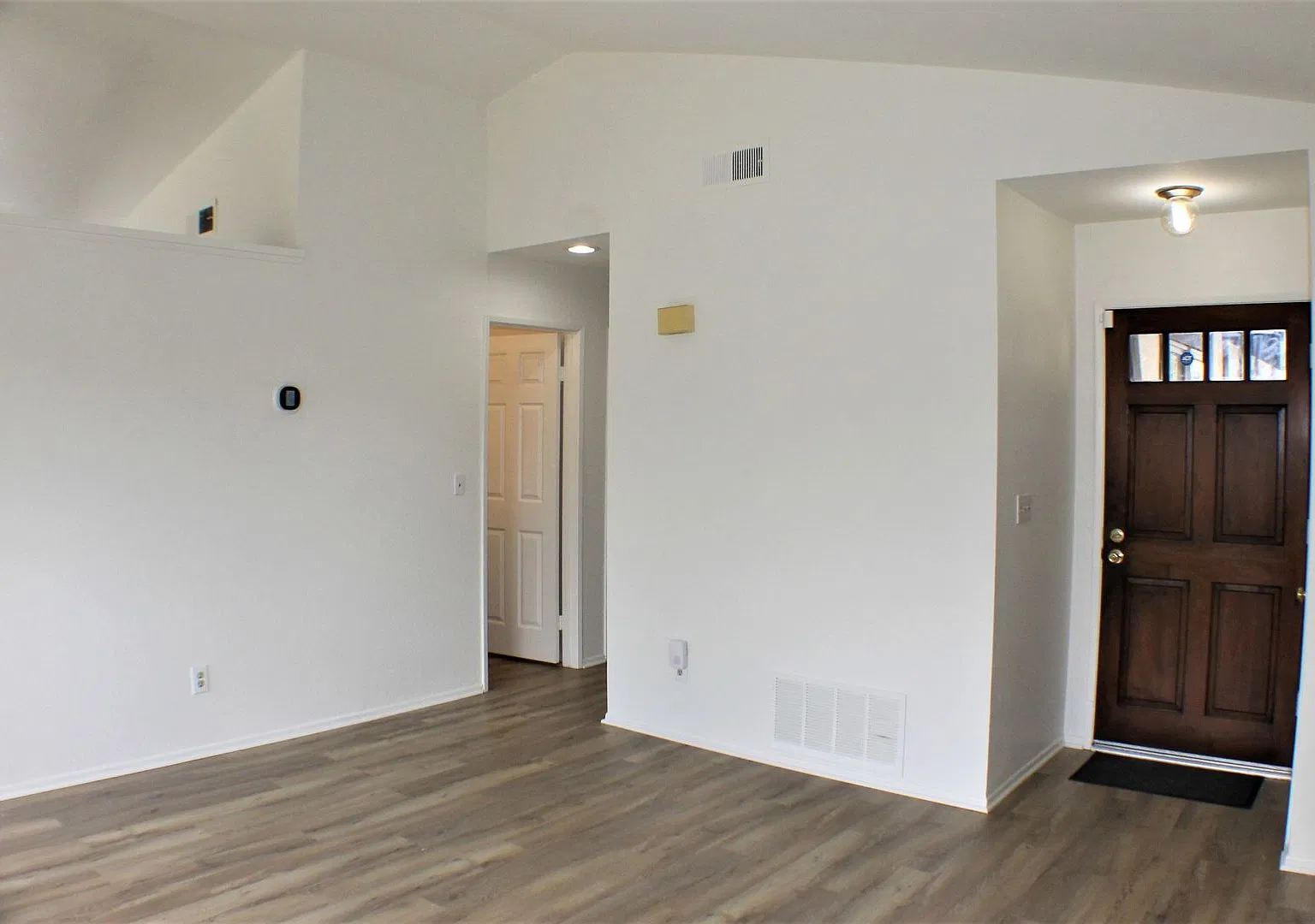 Updated 2 bedroom house in Moreno Valley — Photo 3