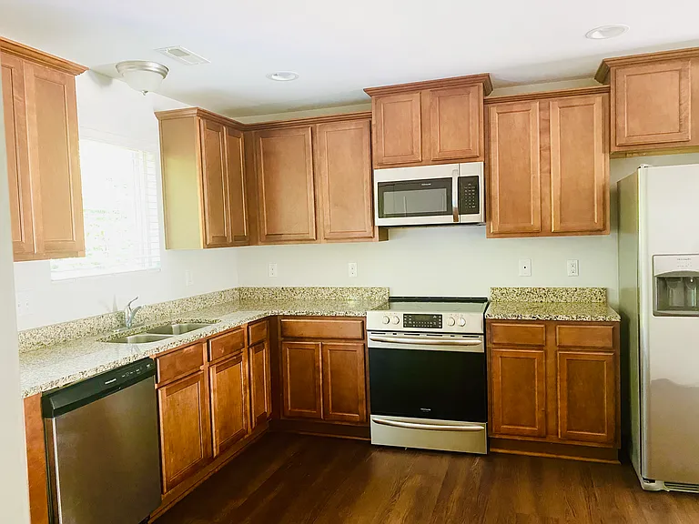 533 Hobkirks Pl — Photo 6