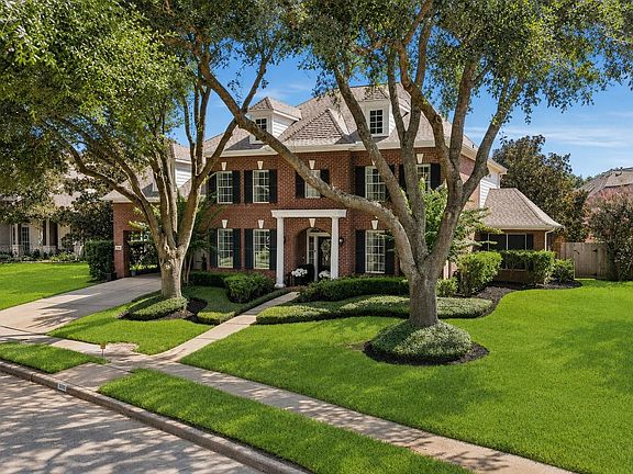 2nd image of 3111 Sabine Point Way