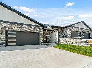 407 E Main St, Solon, IA 52333