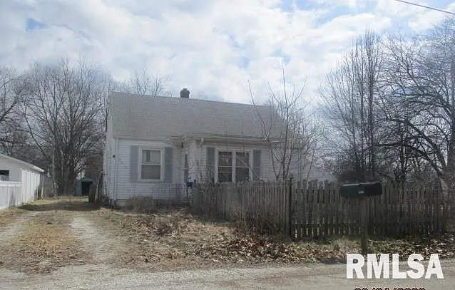 3916 S Chalmers Ave photo 1