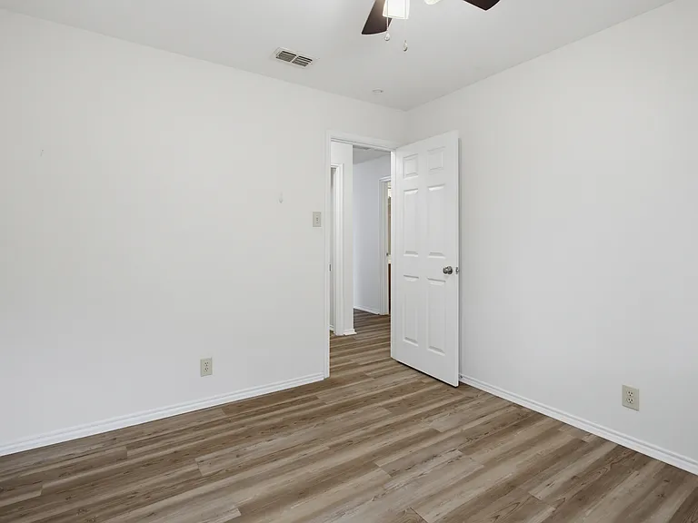 3921 Habersham — Photo 28