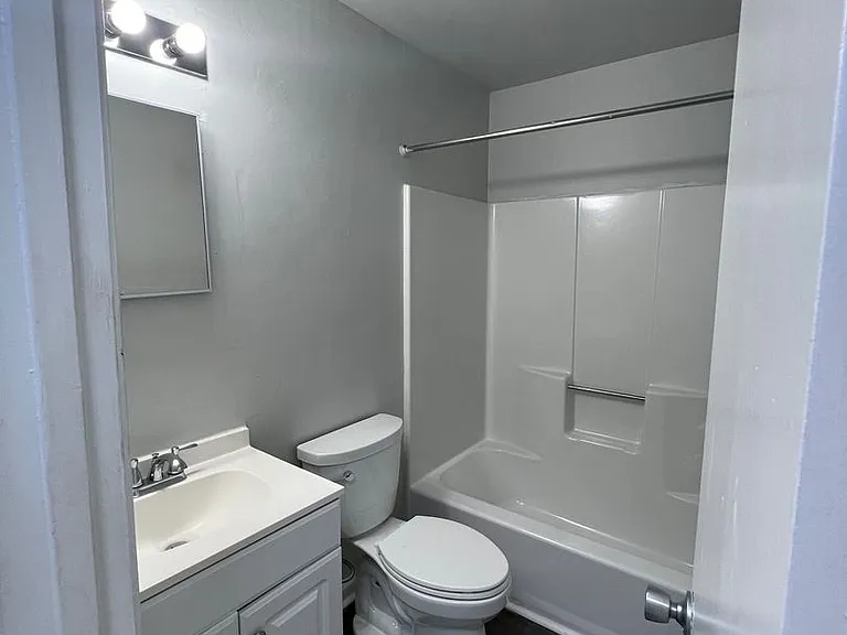 1711 N King St — Photo 16