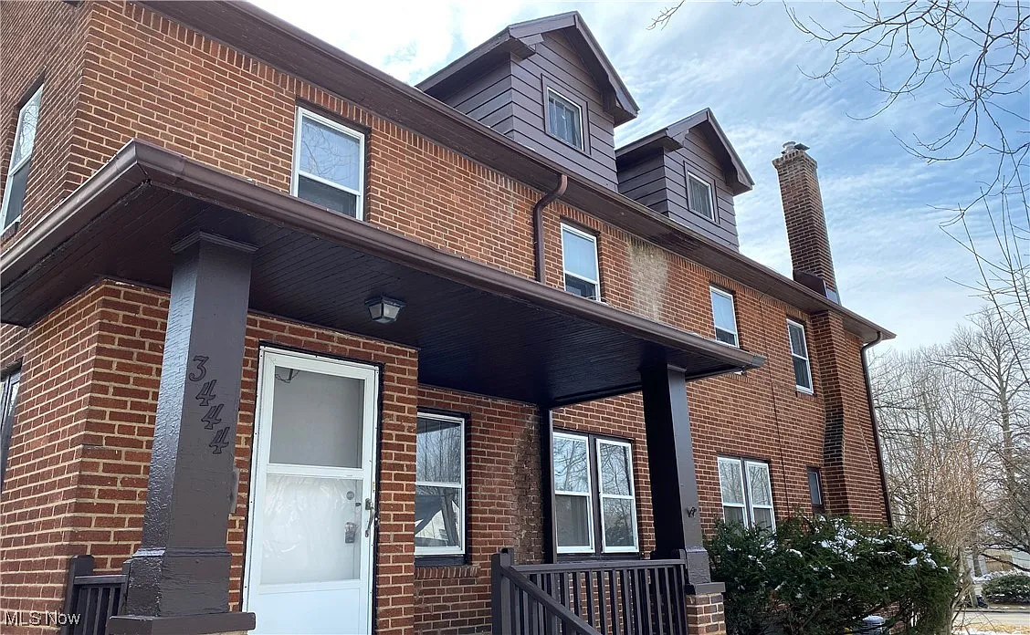 2421 S Taylor Rd photo 1