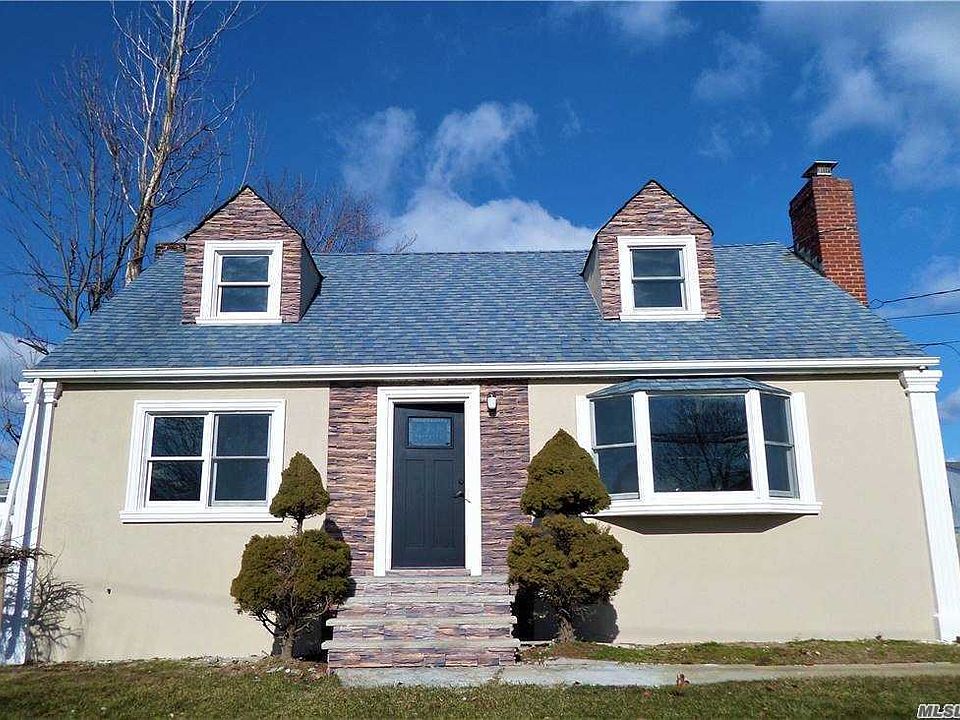 1st image of 108 Spray St