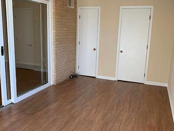 3rd image of 5753 W Higgins Ave #2R