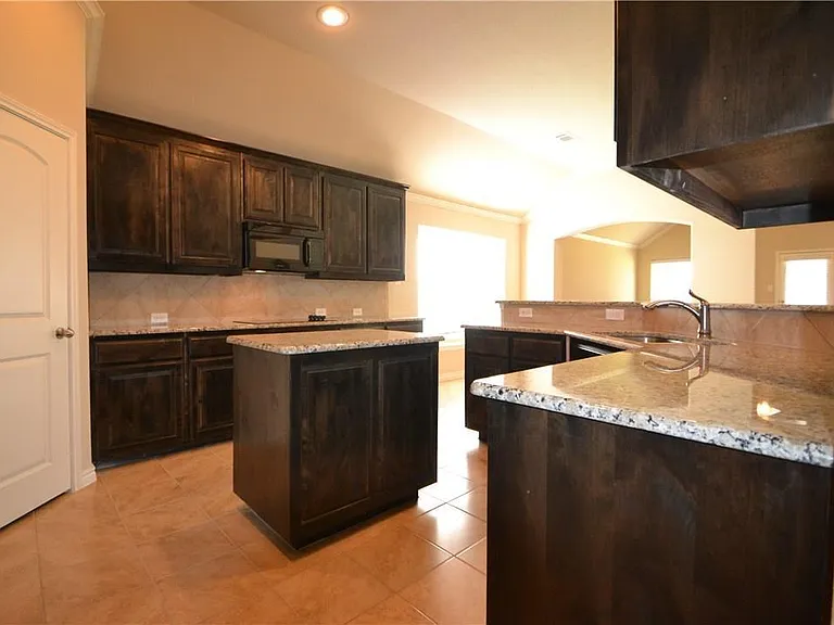 804 Willow Wood Dr — Photo 7