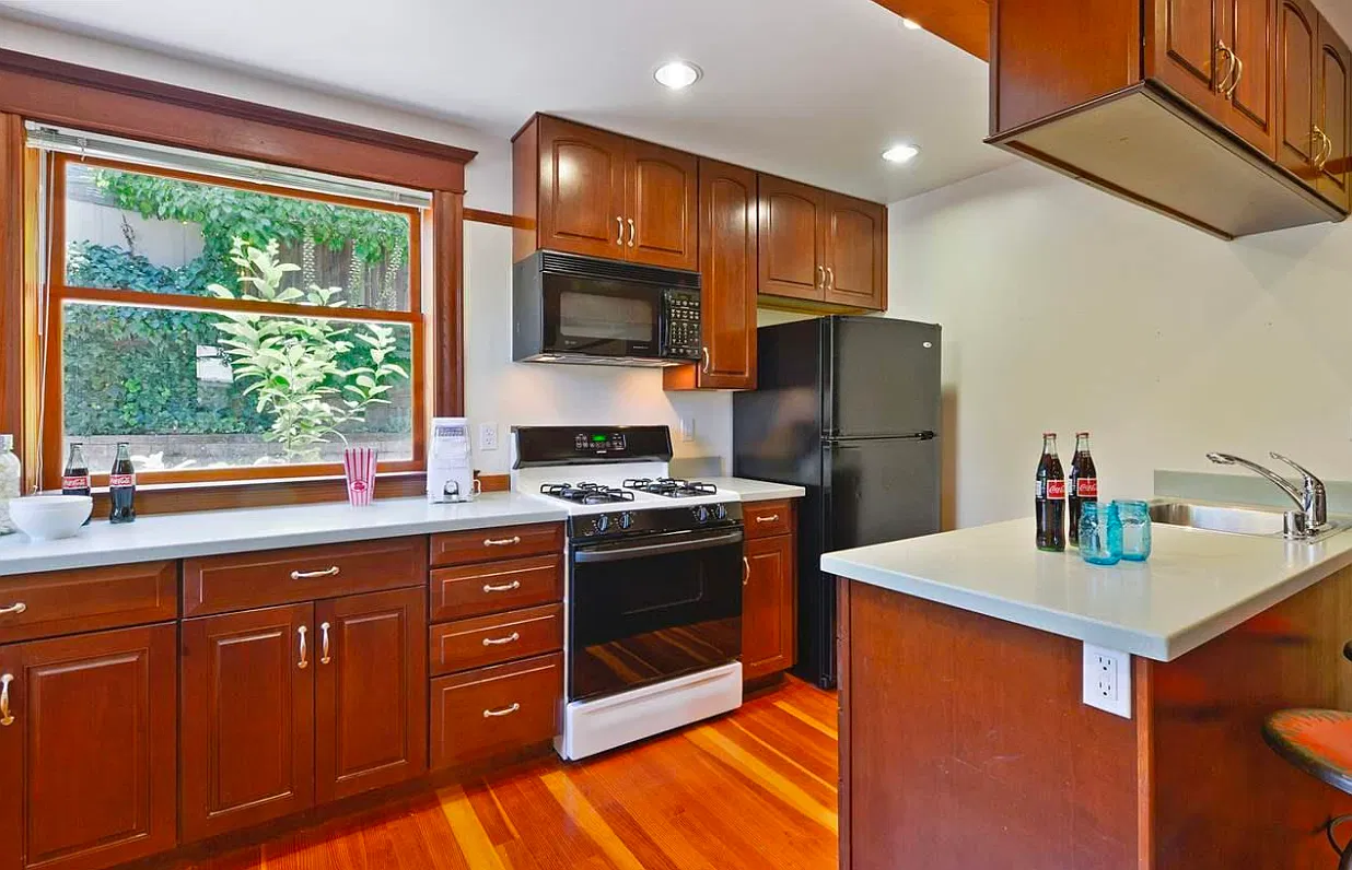 2 bed, 950 sqft, $3,350 — Photo 4