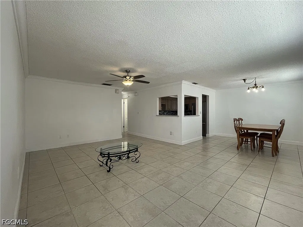 2 bed, 1.0 bath, 972 sqft, $1,650 — Photo 2