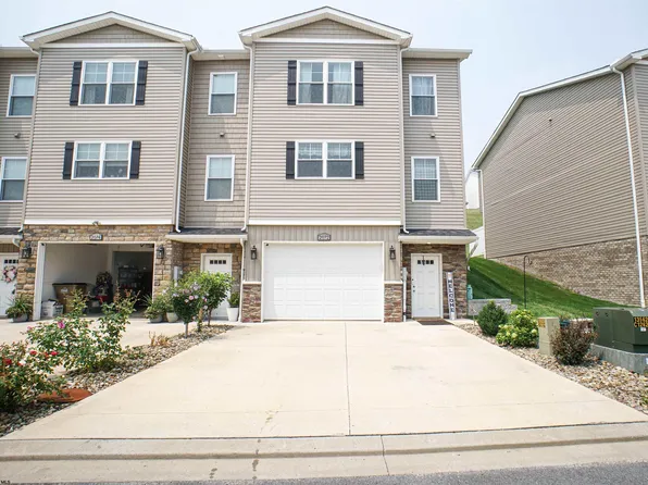 2072 Mountain Ash Ln, Morgantown, WV 26501