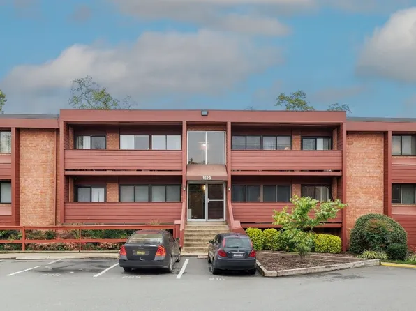 1529 S George Mason Dr, Arlington, VA 22204