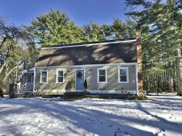 178 Tremont St, Carver, MA 02330