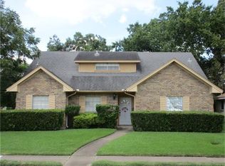2916 Burke Rd, Pasadena, TX 77502